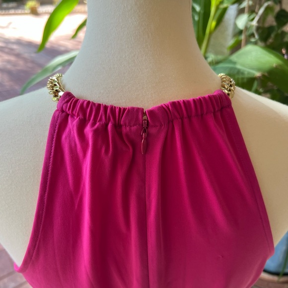 Michael Kors Fuschia halter top with chain neckline - Picture 5 of 9